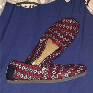 Toms slip ons
